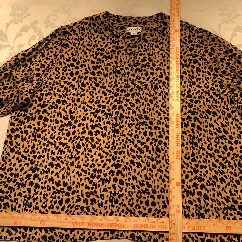 Ava & Viv Cheetah Print top - Picture 2 of 4